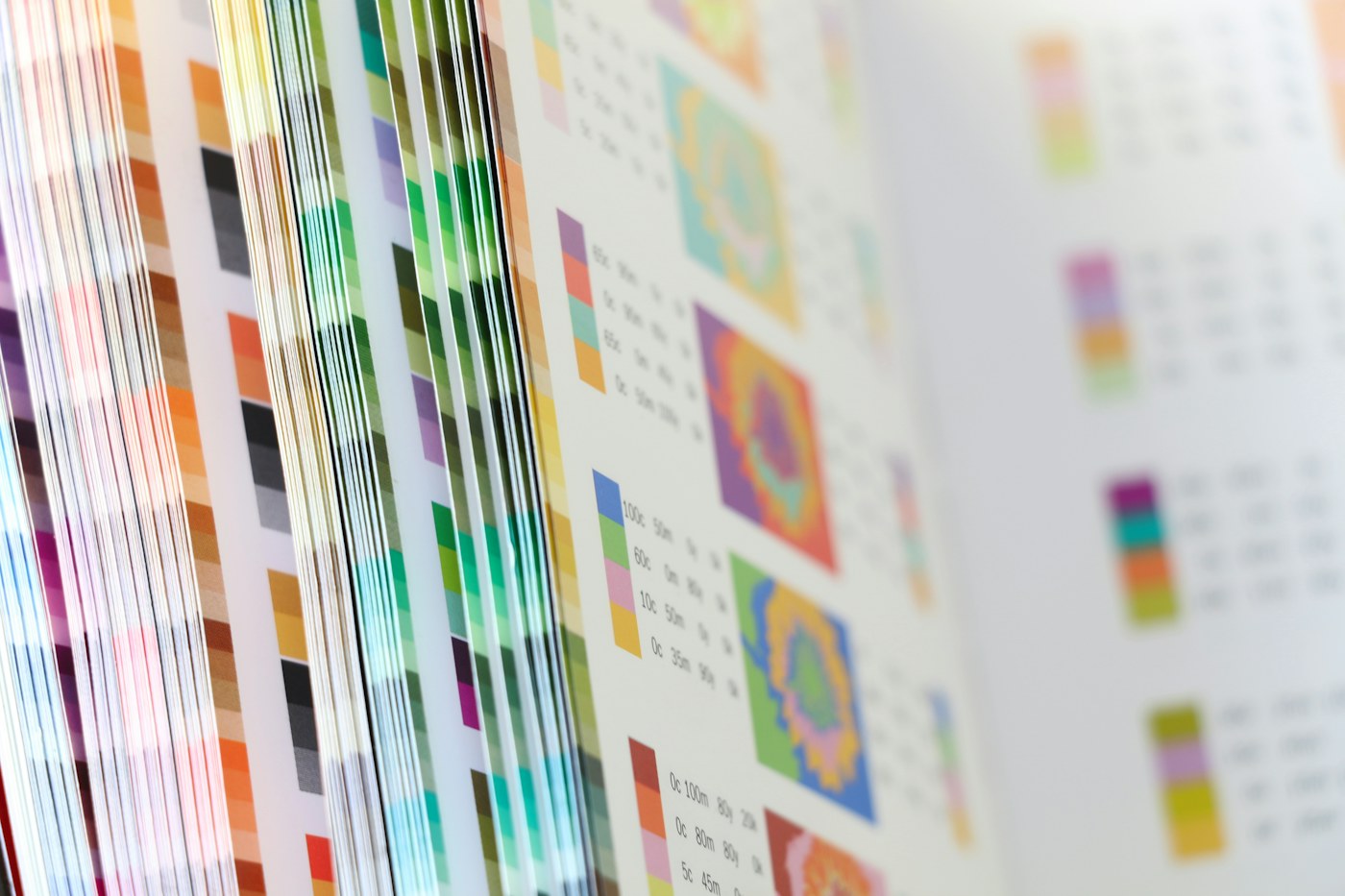 Cataloghi e campionari di stampa a colori